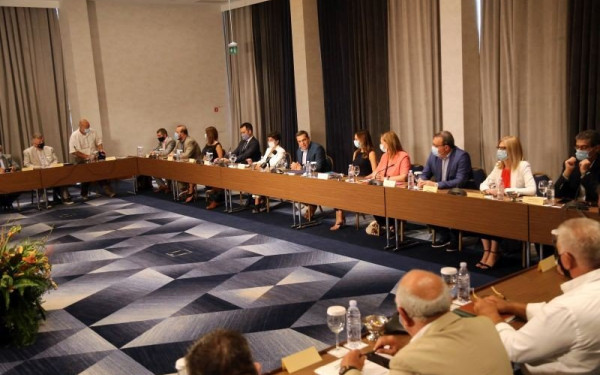 Αλ. Τσίπρας: "Δυστυχώς οι φόβοι μας για πρωτοφανή ύφεση επιβεβαιώθηκαν" (Βίντεο)