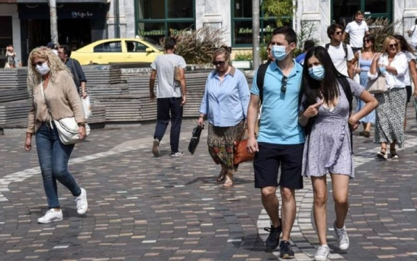 Σφίγγει ο κλοιός από το φθινόπωρο για τους ανεμβολίαστους - Στη δουλειά μόνο με τεστ