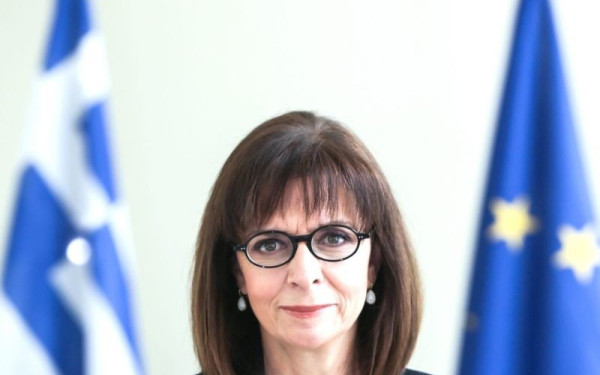 Σακελλαροπούλου: Υποδειγματική πράξη αλληλεγγύης η εθελοντική μετάβαση ειδικευμένων νοσηλευτριών από την Κρήτη στη Θεσσαλονίκη