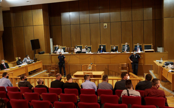 Δίκη Χρυσής Αυγής: Με τις αγορεύσεις της υπεράσπισης των πρώην βουλευτών συνεχίστηκε η διαδικασία 