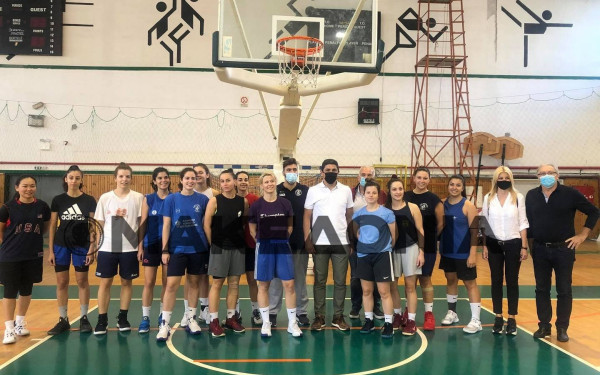 Στις αθλητικές εγκαταστάσεις της Νεάπολης και της Σταυρούπολης ο Αυγενάκης (βίντεο,φωτ.)