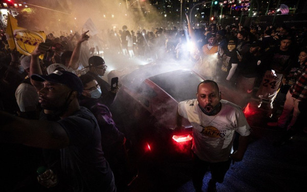 ΝΒΑ: Πανηγυρισμοί, επεισόδια και πάρτι... κορονοϊού στο Λος Άντζελες για χάρη των Λέικερς (βίντεο)