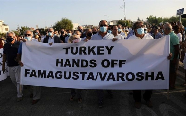 Κύπρος: Επεισόδια στο οδόφραγμα της Δερύνειας