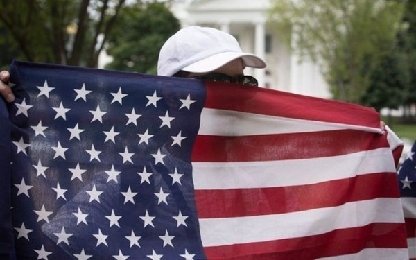 ΗΠΑ: Οι Ρεπουμπλικάνοι στη Μοντάνα απαγόρευσαν σε Δημοκρατική τρανς βουλευτή να πάρει ξανά τον λόγο