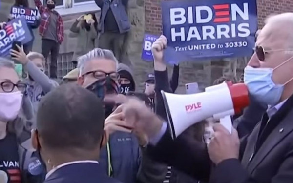 Αμερικανικές εκλογές: Θερμή υποδοχή του Μπάιντεν στην Πενσιλβάνια (Βίντεο)