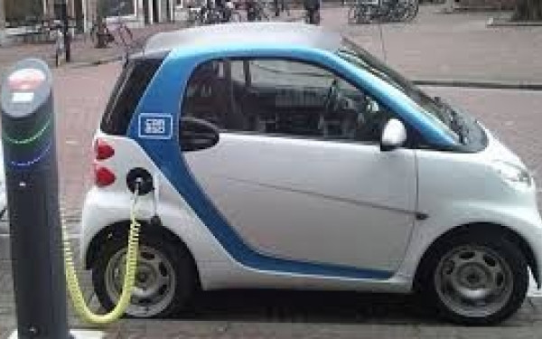 Ηλεκτροκίνηση: Πώς αυξάνεται το ποσό επιδότησης για απόσυρση οχήματος από τις 3.000 € στις 10.000 €