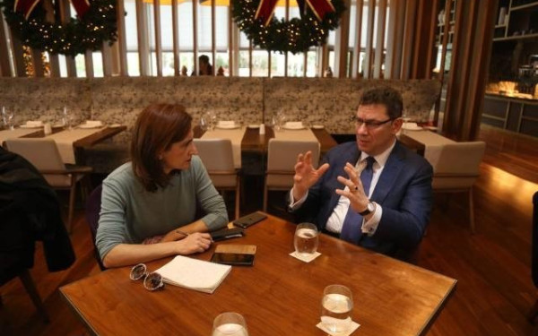 Άλμπερτ Μπουρλά: Φίλοι και συγγενείς μιλούν για τον «δικό τους Άκη»