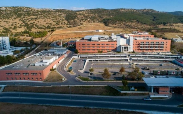 Θεσσαλονίκη: Σε εξέλιξη βρίσκεται το στήσιμο του νοσοκομείου εκστρατείας στο 424 στρατιωτικό (Βίντεο)