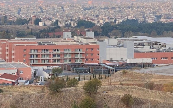 Θεσσαλονίκη: Αναβλήθηκε για το 2026 η δίκη γιατρού του 424 Στρατιωτικού Νοσοκομείου - Κατηγορείται ότι χειρούργησε καρκίνο ως σκωληκοειδίτιδα