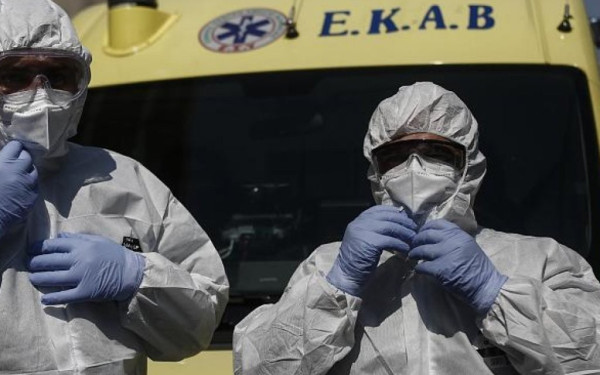 Κατερίνη: Αντι-Covid στολές για το ΕΚΑΒ αγόρασαν οι εθελοντές της Πιερίας