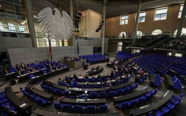 Γερμανία: Το υπουργικό συμβούλιο ενέκρινε νομοσχέδιο για εθελοντική στρατιωτική θητεία Γερμανία: Το υπουργικό συμβούλιο ενέκρινε νομοσχέδιο για εθελοντική στρατιωτική θητεία