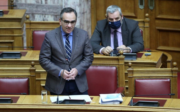 Κοντοζαμάνης: Κανένας δεν θα μείνει αβοήθητος, δεν υπάρχει διαλογή ασθενών ούτε «επιθετικά» εξιτήρια