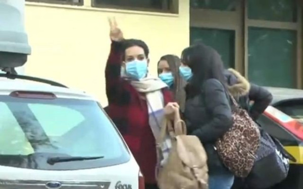 Θεσσαλονίκη: Έφτασαν στο Ιπποκράτειο οι δέκα νοσηλεύτριες από την Κρήτη 