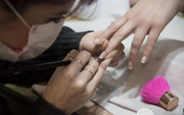 Στ. Πέτσας: Βαρύ το επιδημιολογικό φορτίο-Ανοίγουν από αύριο τα μανικιούρ (βίντεο)