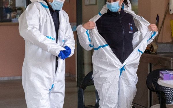 Προγνώσεις για 18.000 κρούσματα κορονοϊού ημερησίως εάν δεν «τρέξουν» οι εμβολιασμοί 