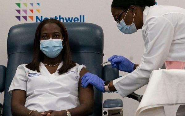 ΗΠΑ: Περισσότεροι από 10 εκατομμύρια άνθρωποι έχουν λάβει μία δόση εμβολίου