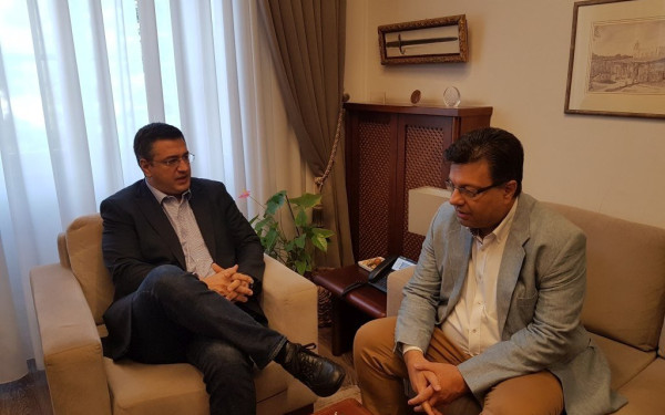 Συνάντηση Τζιτζικώστα με Παπαστεργίου - Τετ α τετ δύο διεκδικητών της ΠΚΜ