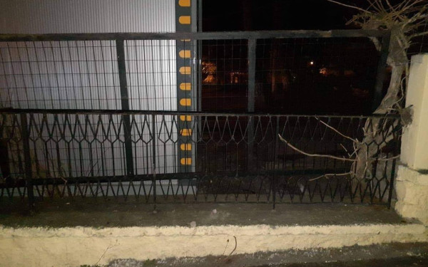 Επίθεση στη δομή ασυνόδευτων ανηλίκων της Εκκλησίας της Ελλάδος στο Ωραιόκαστρο (Φωτ.)