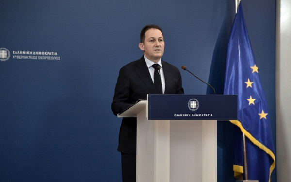 Από αύριο μέχρι και τις 11 Ιανουαρίου μένουμε σπίτι - Σταματά το «click away», κλείνουν βιβλιοπωλεία, κομμωτήρια, ΚΤΕΟ