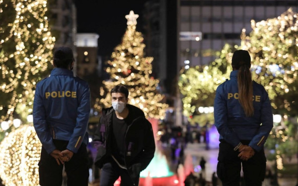 «Φλέγεται» από την Όμικρον η Αττική: Δεκαπλασιάστηκε μέσα σε τέσσερις ημέρες - Προ των πυλών τα νέα μέτρα (βίντεο)