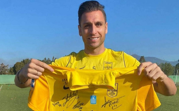 Άρης: Σε δημοπρασία για φιλανθρωπικό σκοπό η φανέλα του αρχηγού Δεληζήση