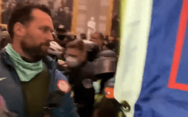 Πρώην Ολυμπιονίκης μεταξύ των οπαδών του Τραμπ που εισέβαλαν στο Καπιτώλιο