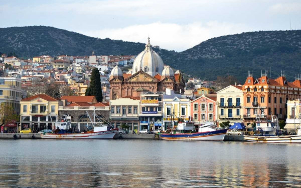 Να λειτουργήσει ξανά η πύλη εισόδου στην Πέτρα ζητούν οι δήμαρχοι Δυτικής Λέσβου και Αϊβαλίου (φωτ.)