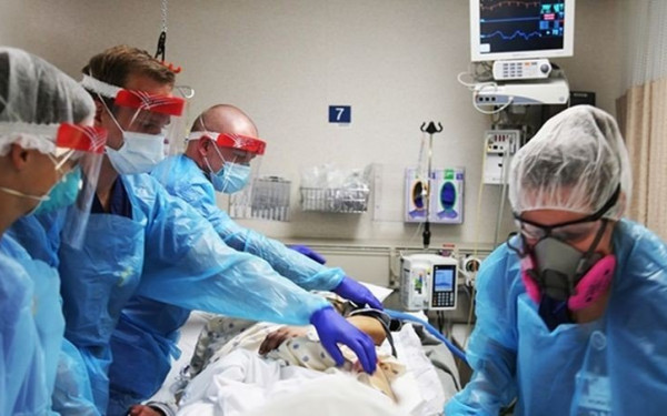 ΗΠΑ: Ρεκόρ 10ετίας στις νοσηλείες λόγω γρίπης 