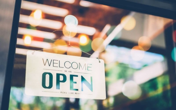 Μεγάλη Παρασκευή: Καταγγελίες εργαζομένων ότι τα μεγάλα καταστήματα θέλουν να σπάσουν το ωράριο