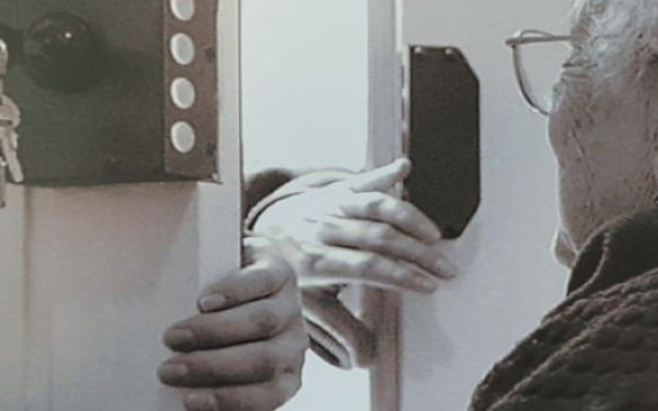 Γρεβενά: Συνελήφθη ο άνδρας που εξαπάτησε ηλικιωμένη, προσποιούμενος τον υπάλληλο της ΔΕΗ