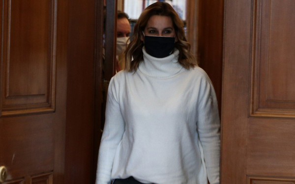 Η Σοφία Μπεκατώρου σοκάρει με την περιγραφή του βιασμού της (βίντεο)