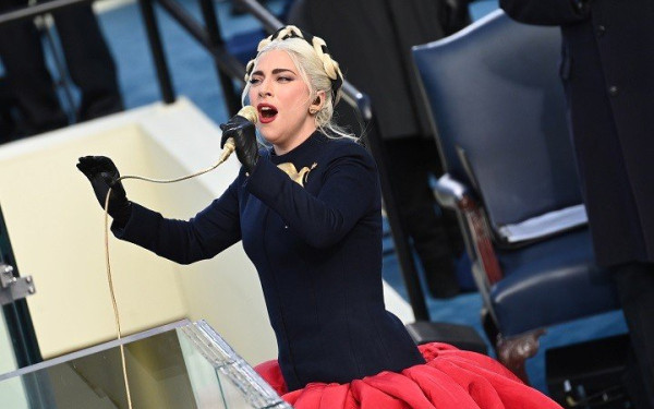 Ορκωμοσία Μπάιντεν: Lady Gaga και J-Lo έλαμψαν στην τελετή (φωτ.)