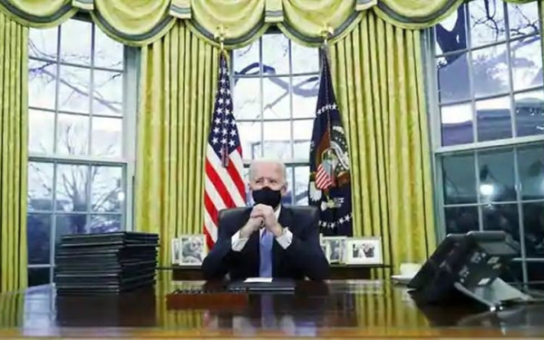 Μπάιντεν: Ο Τραμπ μού άφησε ένα πολύ γενναιόδωρο γράμμα (Βίντεο)