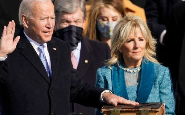 Ο Μπάιντεν θέλει το τέλος του διχασμού στις ΗΠΑ - Καλεί για το τέλος ενός "απολίτιστου πολέμου"