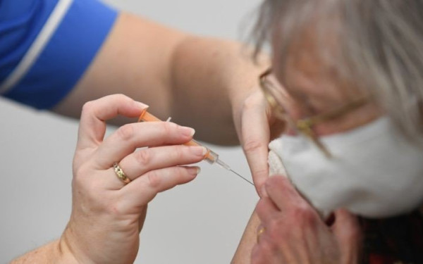 «Η μικρότερη ανοσία των εμβολίων έναντι των μεταλλάξεων δεν πρέπει να μας δυσκολεύει»