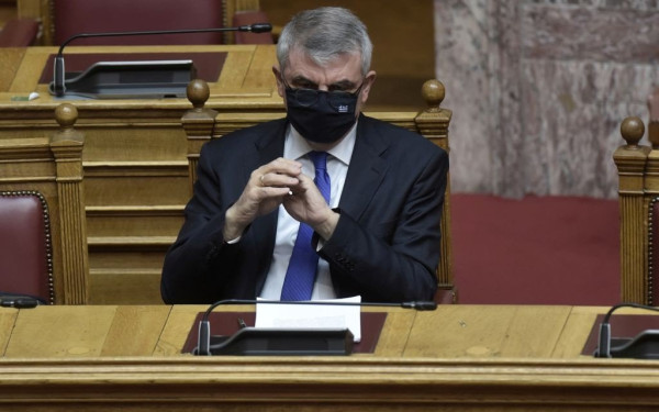 Π. Τσακλόγλου: Οι αναπροσαρμοσμένες ασφαλιστικές εισφορές για τους ελεύθερους επαγγελματίες παραμένουν πολύ χαμηλότερες από τον νόμο Κατρούγκαλου