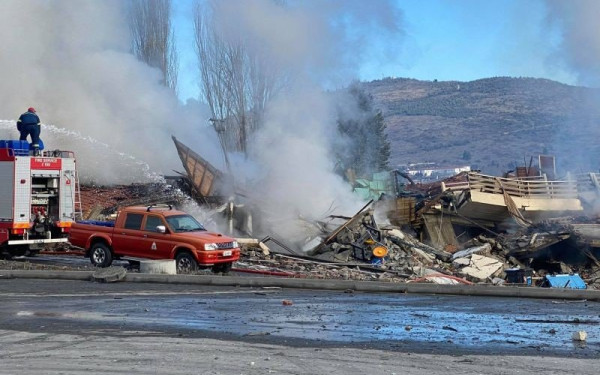 Καστοριά: Ισχυρή έκρηξη ισοπέδωσε το ξενοδοχείο «Τσάμης» της Καστοριάς (Βίντεο - Φωτ.)