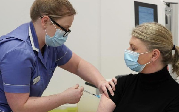 Αδιαμφισβήτητα τα στοιχεία του ΕΚΠΑ για τις παρενέργειες των mRNA εμβολίων κατά της COVID-19