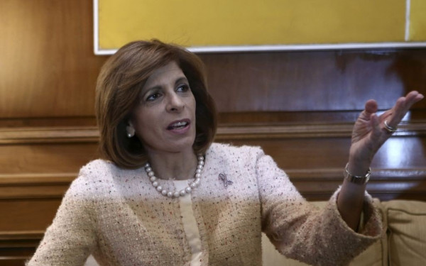 Έκκληση της επιτρόπου Υγείας να χρησιμοποιηθούν όλες οι διαθέσιμες δόσεις εμβολίων