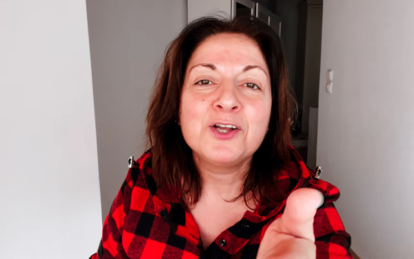 Με μαγιό η Σοφία Μουτίδου - «Η ντροπή για το σώμα είναι θεμέλιο ψυχικού πόνου» (φωτ.)