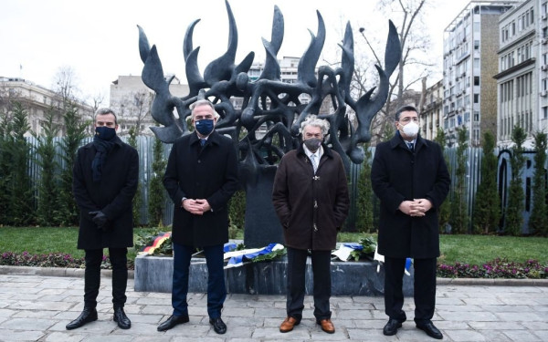 Θεσσαλονίκη: Ηχηρό το «Ποτέ Ξανά» στην κατάθεση στεφάνων για την Ημέρα Μνήμης των Ελλήνων Εβραίων του Ολοκαυτώματος 