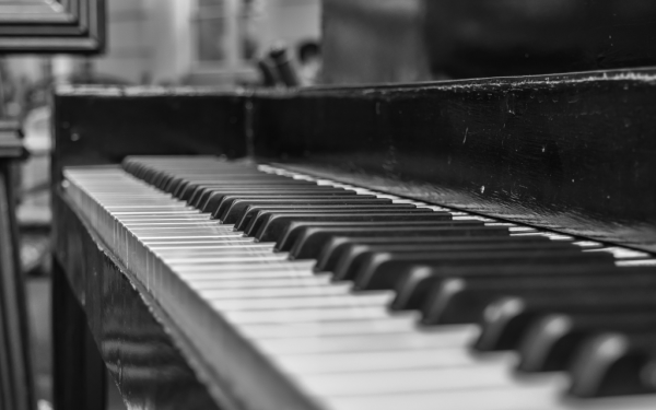 Η Συμφωνική Ορχήστρα Δήμου Θεσσαλονίκης σε κοντσέρτο για δύο πιάνα