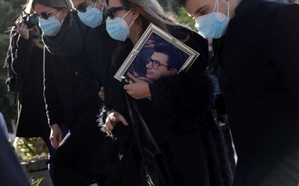 Σε στενό οικογενειακό κύκλο τελέστηκε η κηδεία του Σήφη Βαλυράκη
