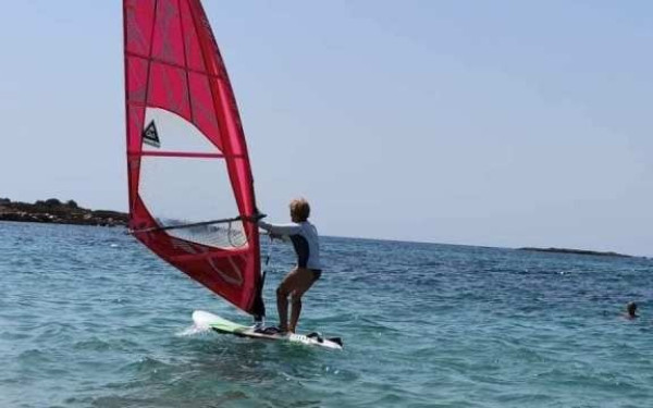 Πάρος: Άκαρπες οι έρευνες για τον εντοπισμό του 42χρονου σέρφερ