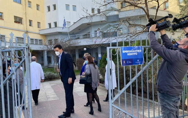 Παρατήρηση Κικίλια σε φύλακα για τη σειρά προτεραιότητας στο κέντρο υγείας Τούμπας (βίντεο, φωτ.)