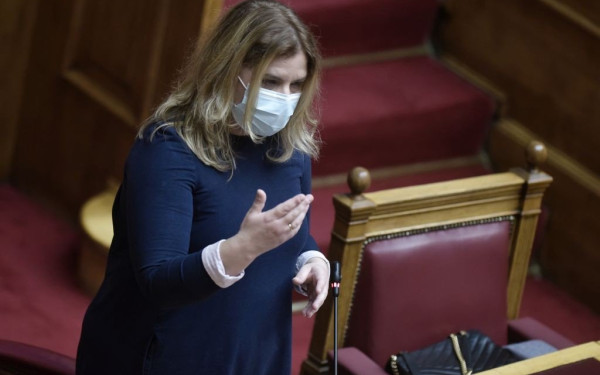 Ν. Συρεγγέλα: Τι να κάνουν οι γυναίκες με το «panic button» - Η πιλοτική εφαρμογή σε Θεσσαλονίκη και Αθήνα