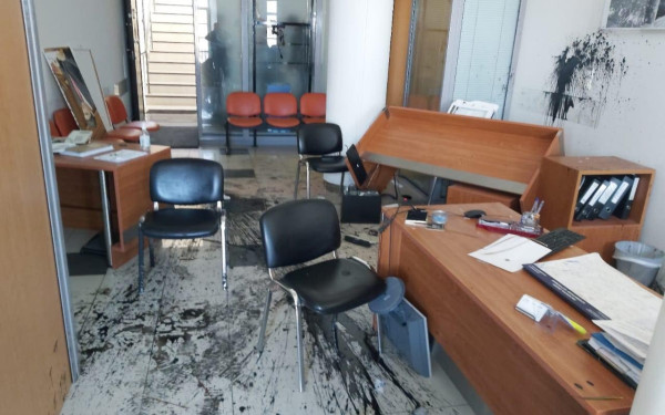 Επίθεση στο γραφείο του Αυγενάκη στην Κρήτη (φωτ.)