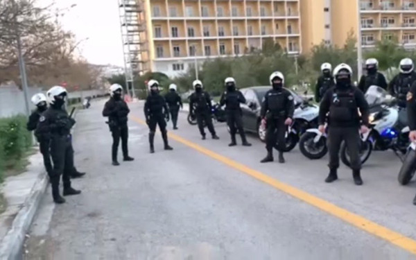 Το συγκινητικό μήνυμα των αστυνομικών στον τραυματισμένο Άγγελο: Μην φοβάσαι, είμαστε μια οικογένεια