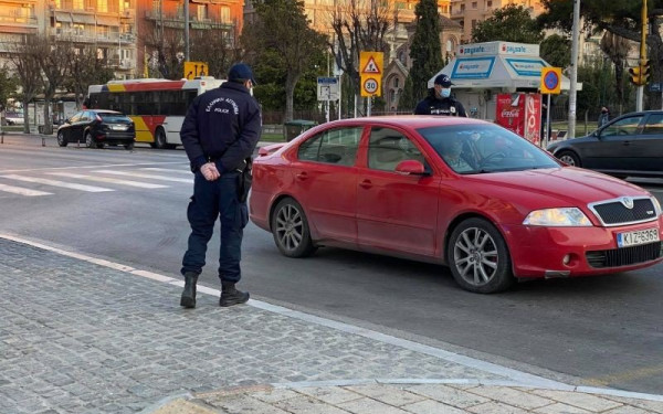 Ελάχιστες οι παραβιάσεις των μέτρων προστασίας από τον κορονοϊό την Κυριακή