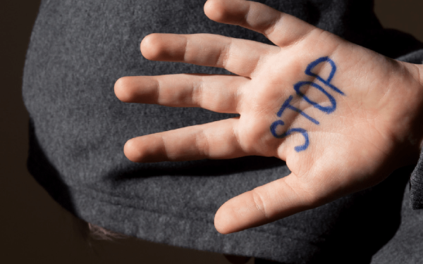 Ζωές που... τέλειωσαν πριν αρχίσουν: Οι υποθέσεις παιδεραστίας που συγκλόνισαν